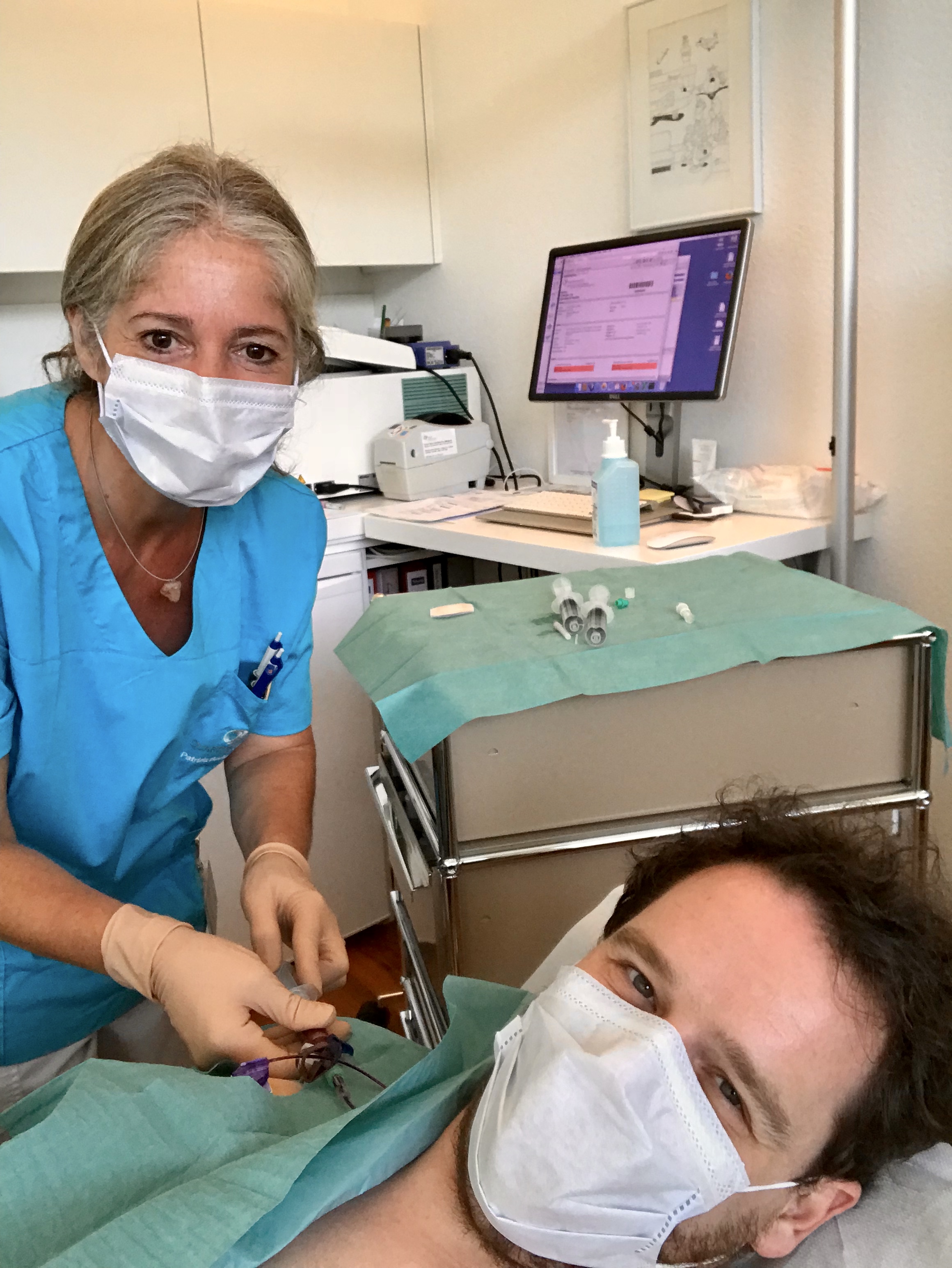 Behandlung am Portkatheter - Patrizia Bevilacqua ist CF Nurse und begleitet mich bereits über 25 Jahren. 